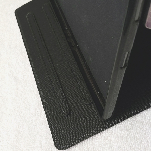 FINAL MARKDOWN Pretty iPad cover - Picture 5 of 8